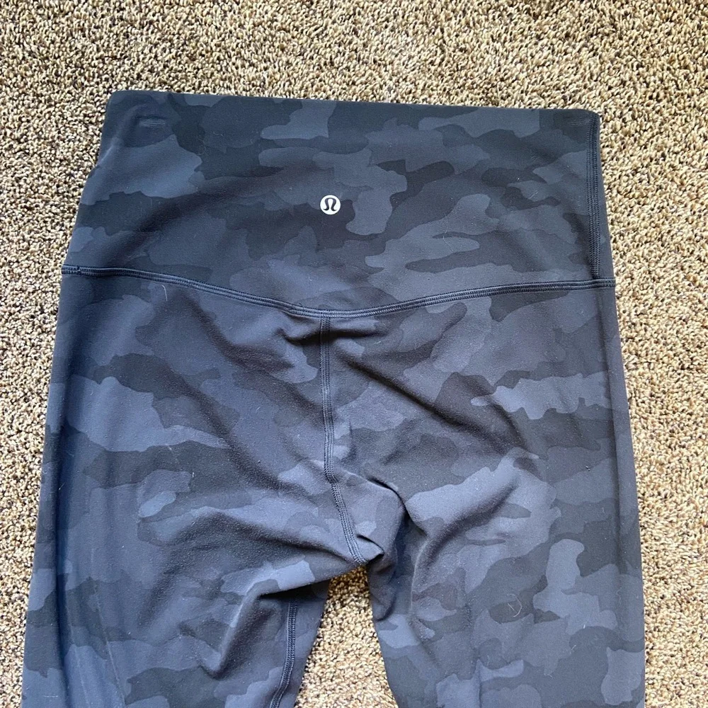 Lululemon Camo Leggings 8 LONG - Picture 6 of 7
